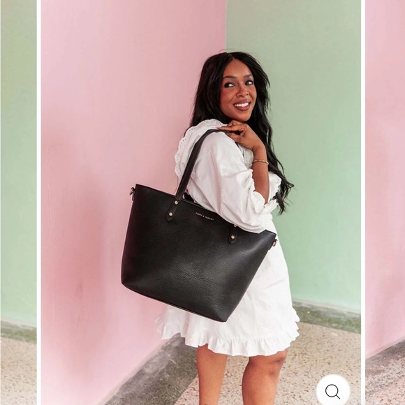 Poppy & Peonies Black Leather Tote with Minimalist Design - Picture 9 of 16